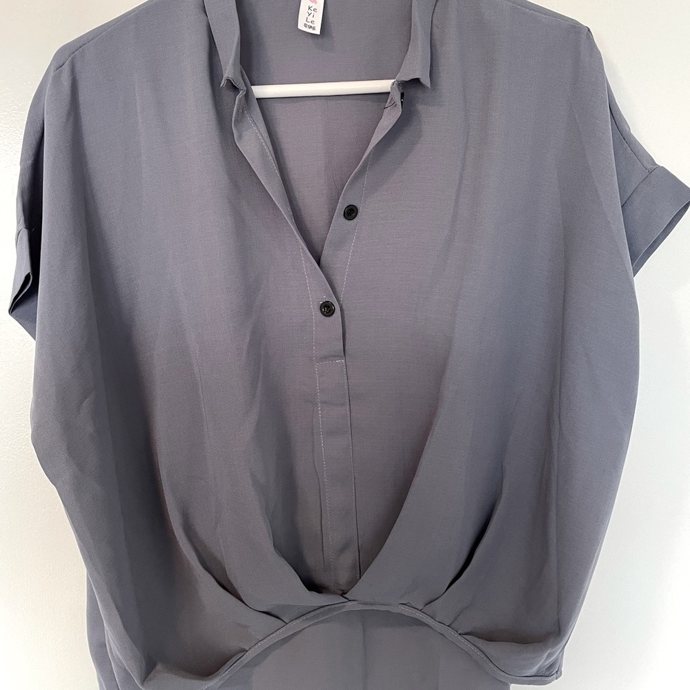 Short sleeve button shirt Size M